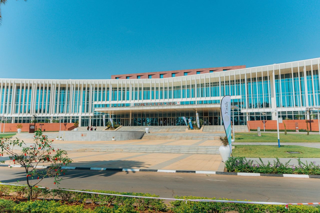 Corporate photograph 39